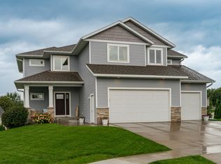 469 Manor Garden Ln NW, Rochester, MN 55901