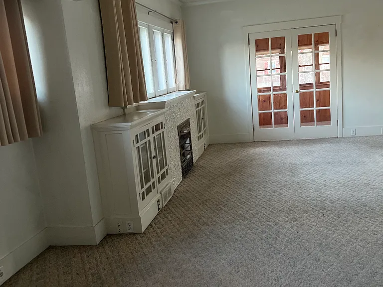 141 Avenue E — Photo 19