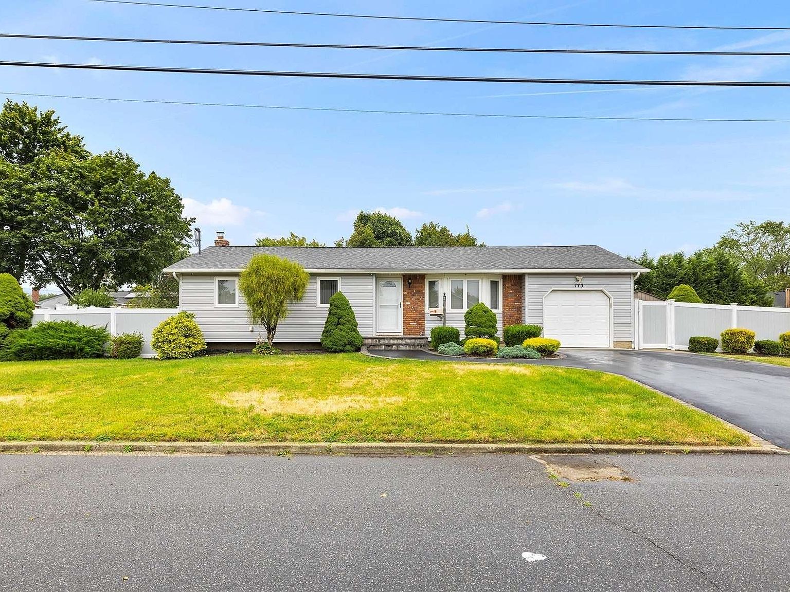 173 Osceola Avenue, Deer Park, NY 11729 Zillow