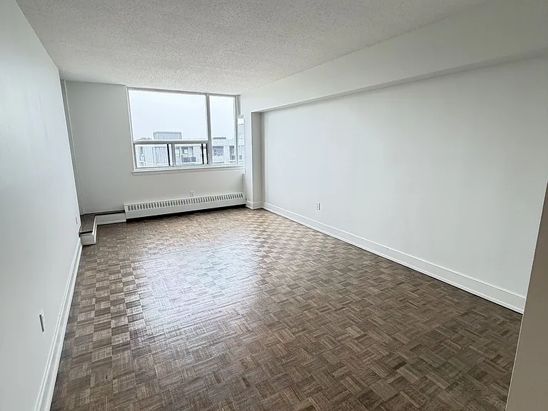 147 Wellington St W #606 — Photo 4