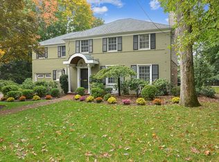 275 Richards Rd, Ridgewood, NJ 07450