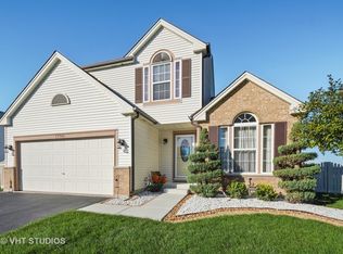 15946 Palm Ct, Crest Hill, IL 60403