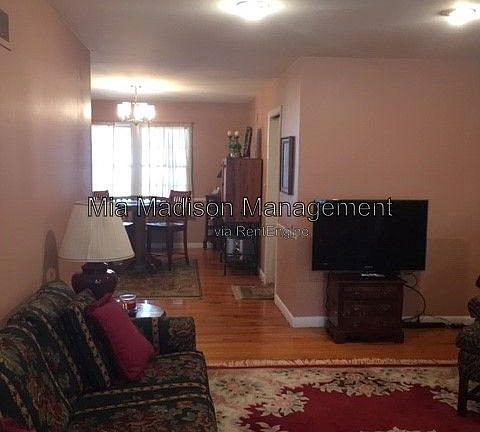 4th image of 602 E 54th St