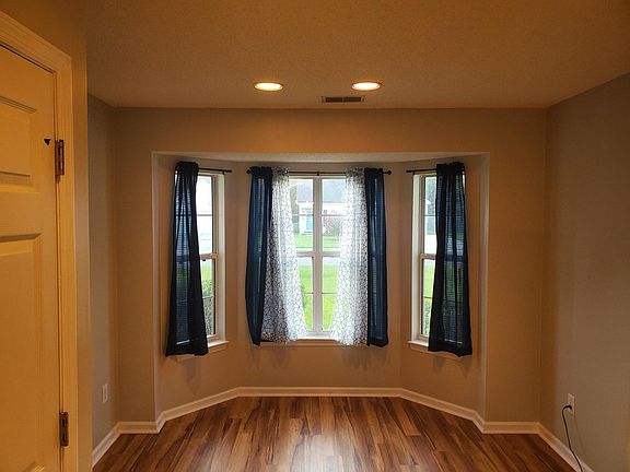 Bay window in breakfast nook off