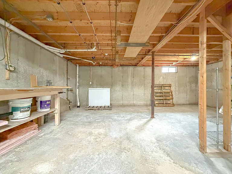 9 Dakota Dr — Photo 40