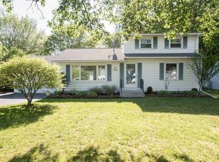 547 Harvest Dr, Rochester, NY 14626