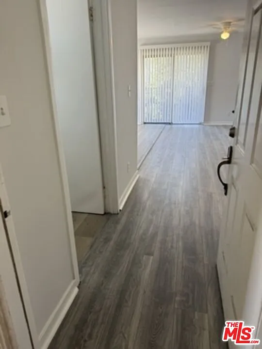 2 bed, 2.0 bath, 950 sqft, $2,300 — Photo 3