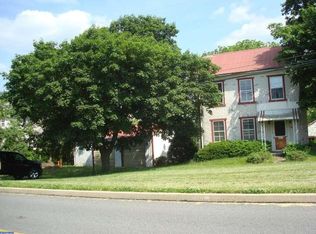 1221 Saint Pauls Church Rd, Pennsburg, PA 18073