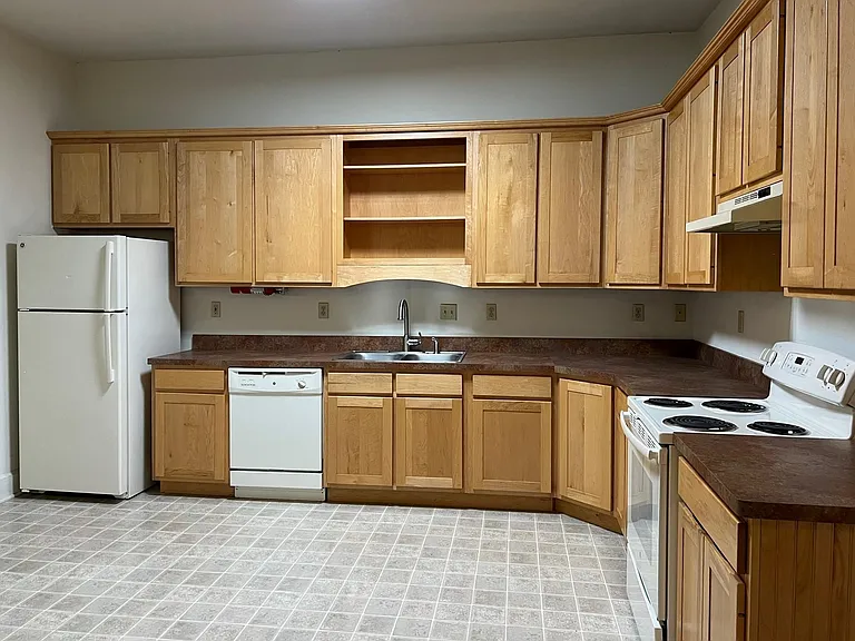 127 N College Ave — Photo 5