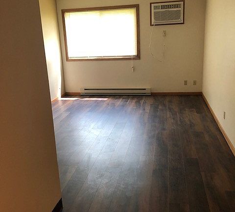 4th image of 1011 N Garfield Ave #B104