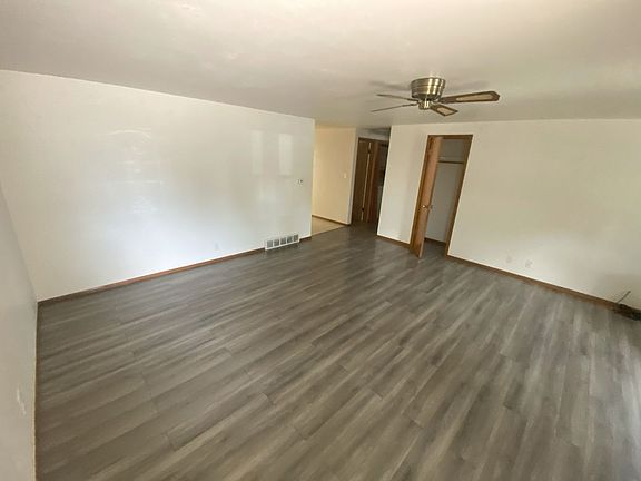 4th image of 1005 Hahn Ct