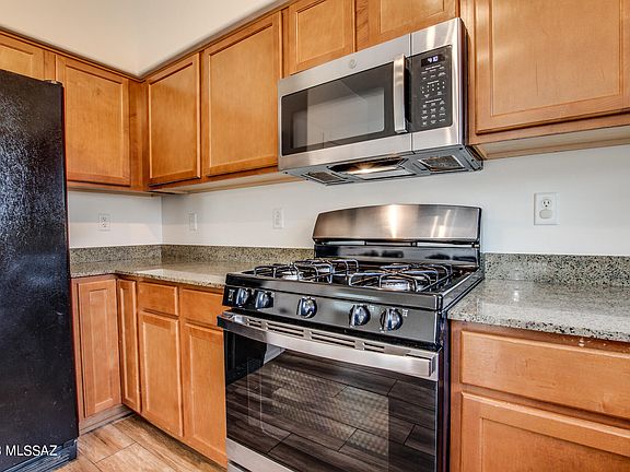 5th image of 442 E Placita Cordel