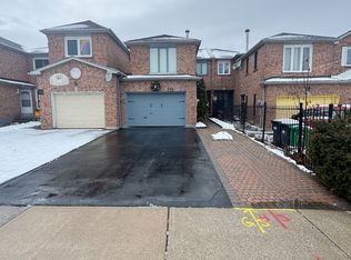 711 Ashprior Ave, Mississauga, ON L5R3N8
