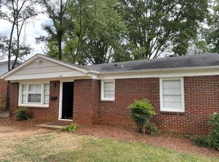 633 Reeves Ct, Charlotte, NC 28208