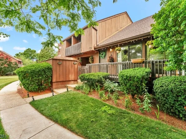 203 Kingsberry Dr, Franklin Twp., NJ 08873