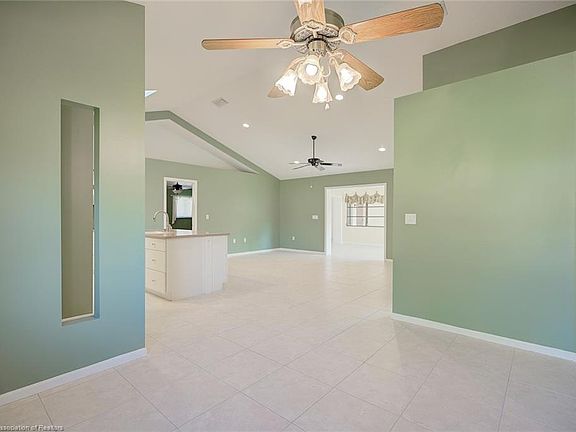 3rd image of 4004 Ann Ave