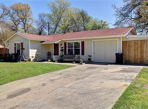 3rd image of 4300 King Oaks Ln