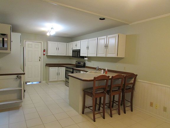 3rd image of 36 Cotswold Dr