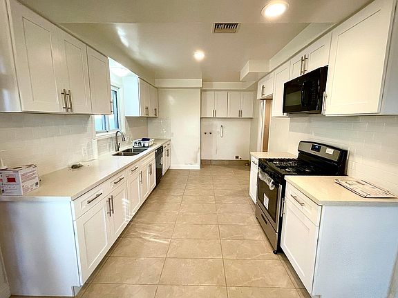 2nd image of 10426 Crenshaw Blvd APT 1