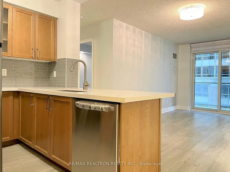 761 Bay St #306 — Photo 19