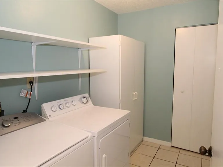309 Bryce Ct — Photo 23