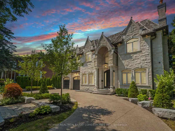 29 Junewood Cres, Toronto, ON M2L 2C3