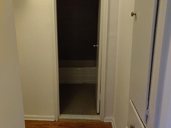 5th image of 2770 Ocean Ave #J