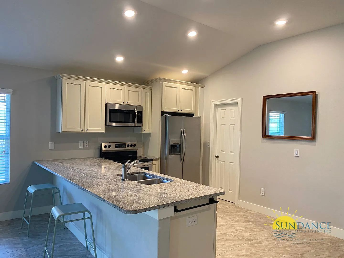 Stunning 3 Bedroom Home in Navarre — Photo 2
