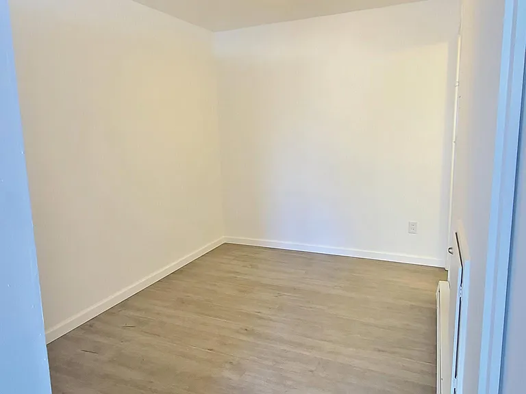 4750 University Way NE — Photo 7