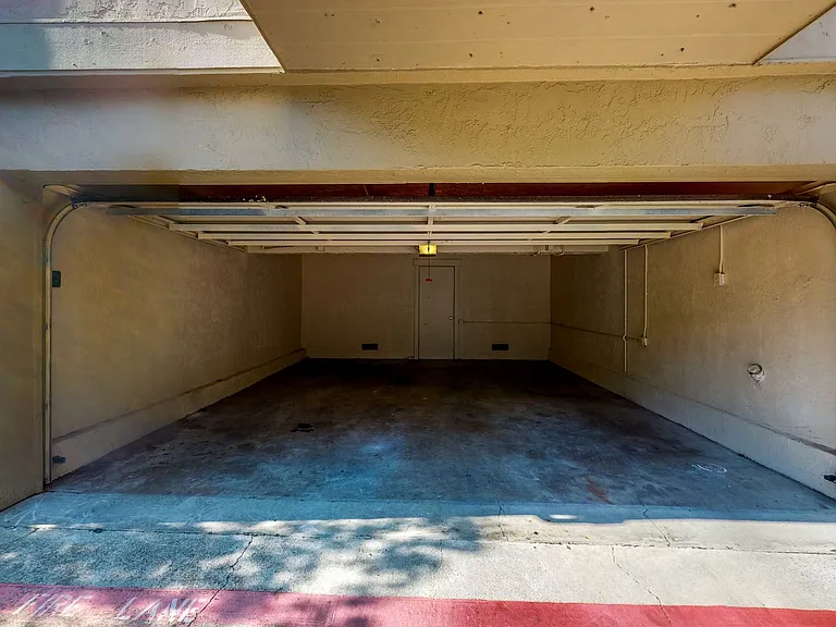 8045 Beverly Dr — Photo 11