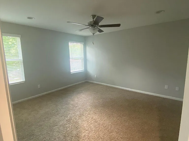 1737 Charlotte St — Photo 32