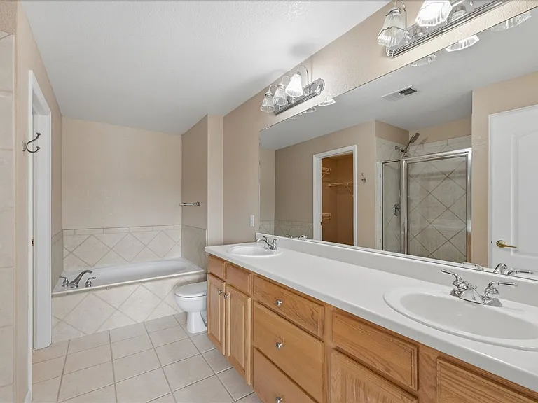 1420 Whitehall Dr #A — Photo 11