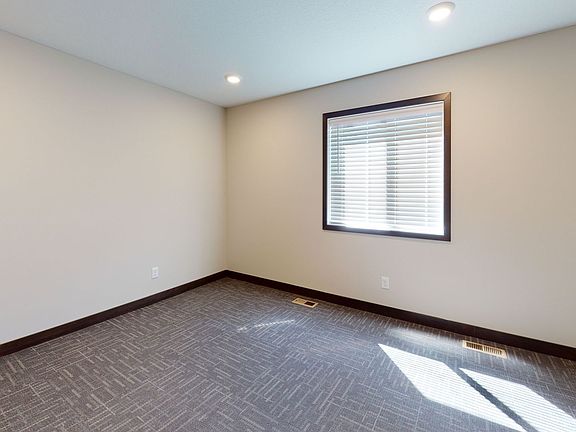 4th image of 1018 18th Ave SE #2