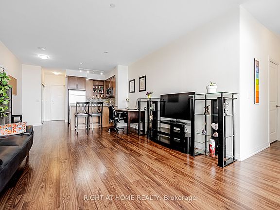 2nd image of 65 Oneida Cres #1010