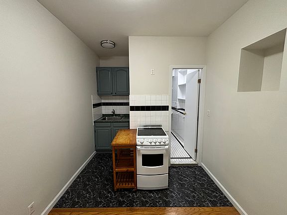 5th image of 40 Ludlow St APT 1