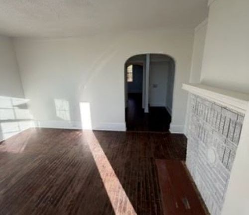4th image of 600 N Hyde Park Ave #A
