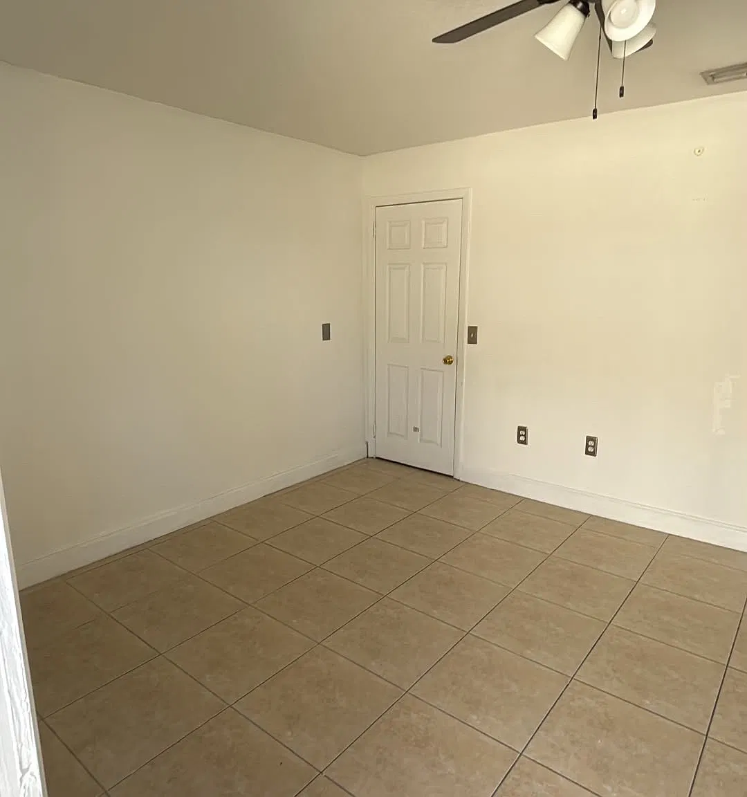 1 bed, 200 sqft, $1,200 — Photo 3