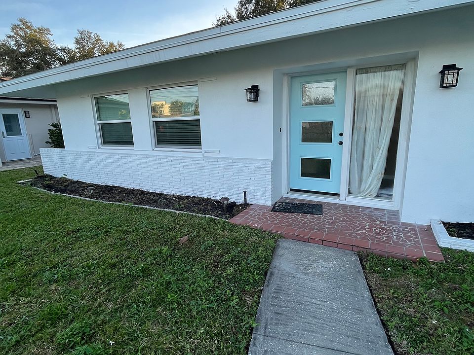 1st image of 1956 Cove Dr #A