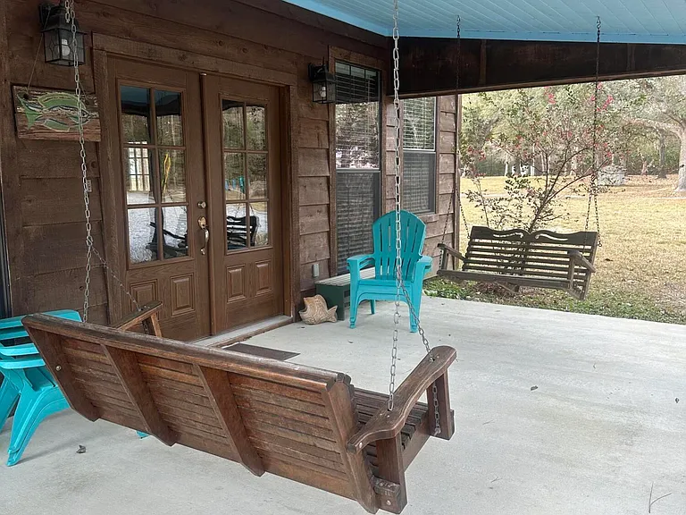 10325 Clearwater Rd — Photo 3
