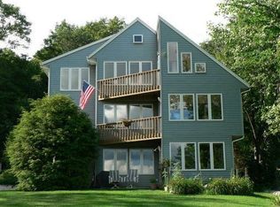 24 Lakeview Dr, Vernon, CT 06066