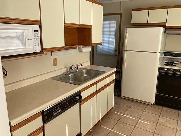 4th image of 807 N Lodge St