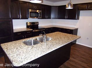 3136 N Oakland Ave, Springfield, MO 65803