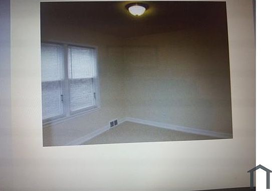 5th image of 9524 S Forest Ave #2