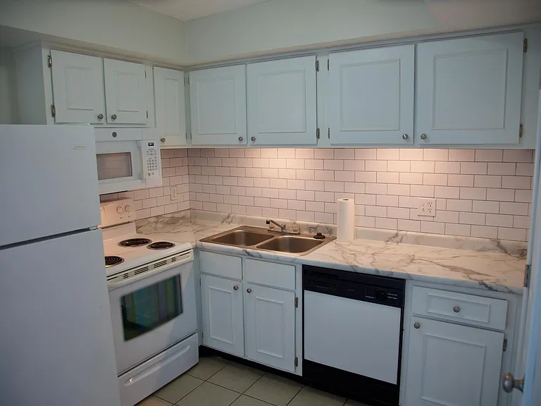 7399 Golden Springs Dr — Photo 6