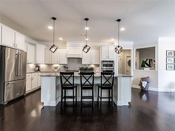 2nd image of 3005 Blossom Hill Ct