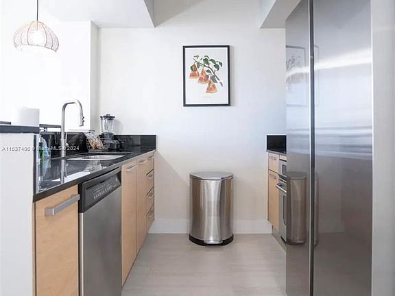 4th image of 18683 Collins Ave #2406