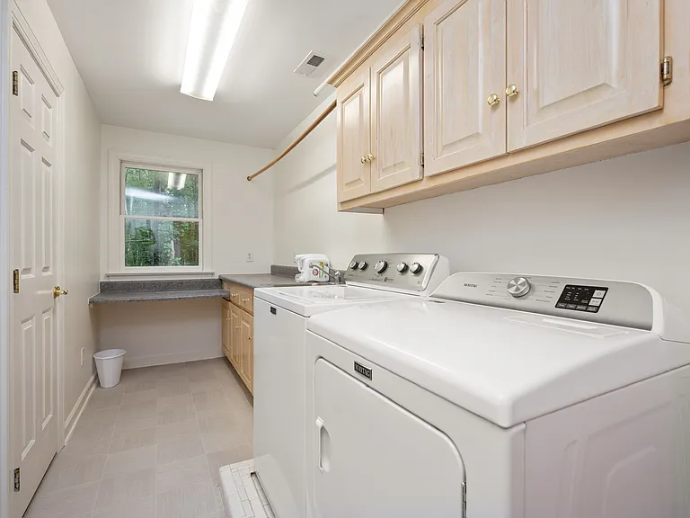 5808 Laurel Rock Ln — Photo 33