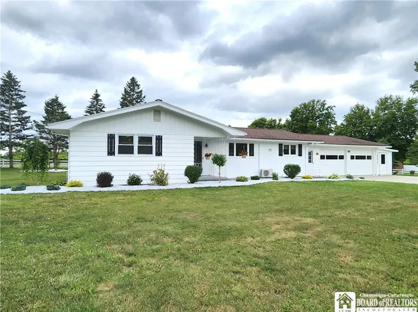 9677 Adams Rd, Fredonia, NY 14063