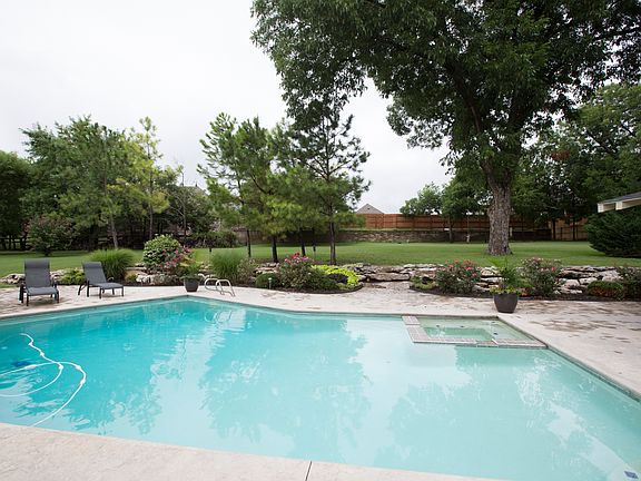 Gorgeous Gunite Pool & Spa