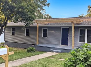 1082 W Chapel Rd, Asheville City, NC 28803